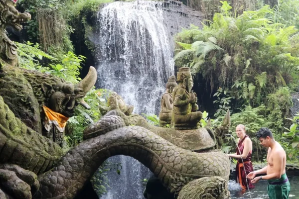 Taman Beji Griya Waterfall: Holy Bathing/Soul Retreat Ritual