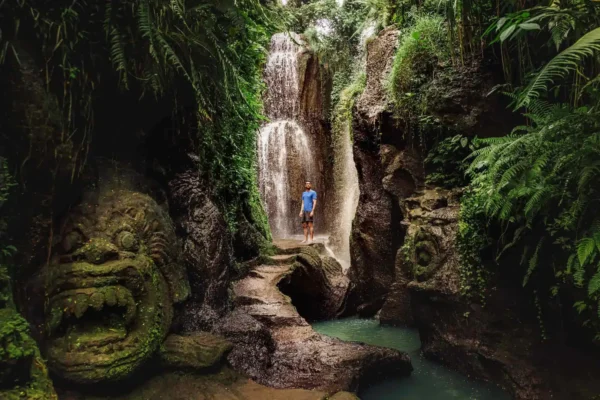 Taman Beji Griya Waterfall: Holy Bathing/Soul Retreat Ritual