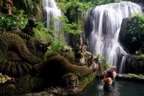Taman Beji Griya Waterfall: Holy Bathing/Soul Retreat Ritual