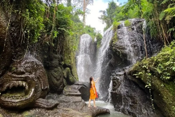 Taman Beji Griya Waterfall: Holy Bathing/Soul Retreat Ritual